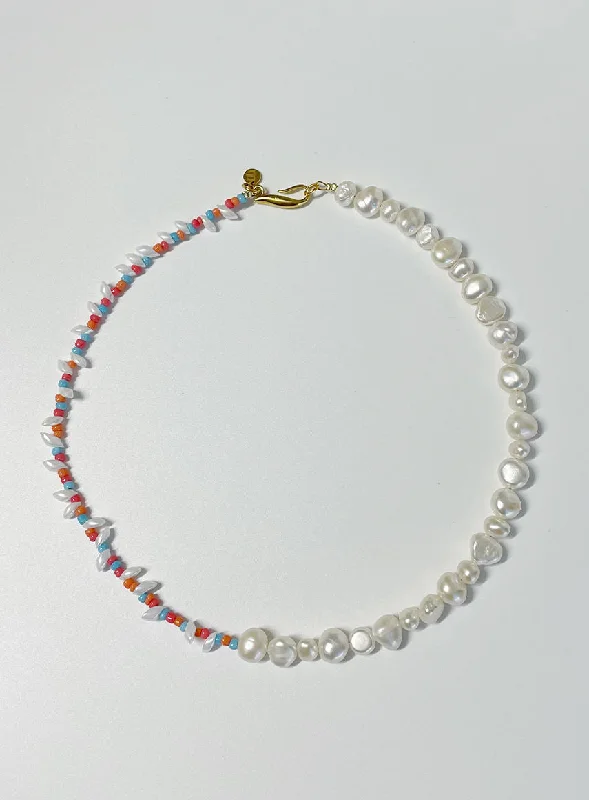 Bestselling Jewelry At Special Promotional Rates Mixed Pearl Coral Gold Plated Necklace w. Pearls Bestselling Jewelry At Special Promotional Rates Mixed Pearl Coral Gold Plated Necklace w. Pearls