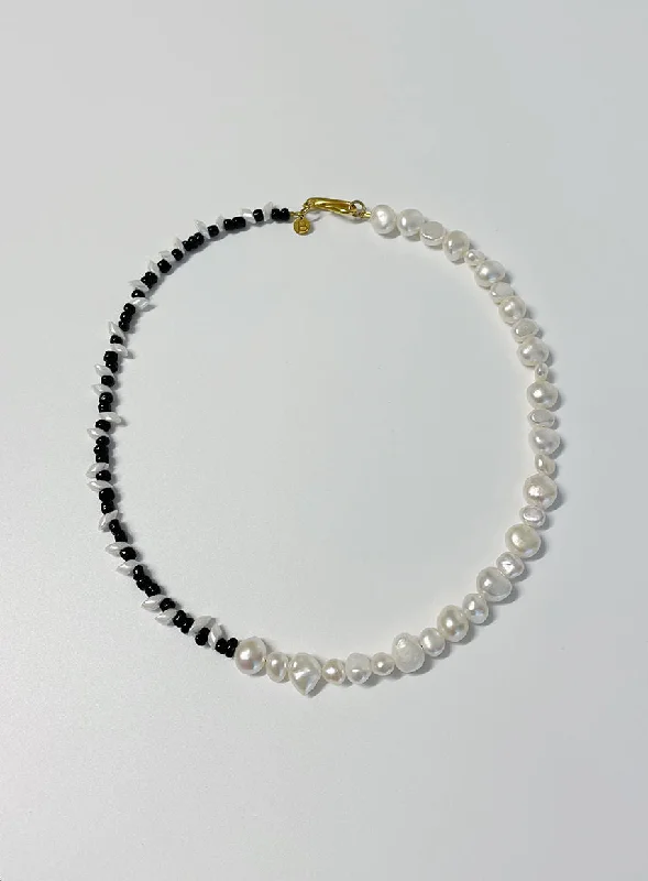 Bestselling Jewelry At Special Promotional Rates Mixed Pearl Ocra Gold Plated Necklace w. Pearls Bestselling Jewelry At Special Promotional Rates Mixed Pearl Ocra Gold Plated Necklace w. Pearls