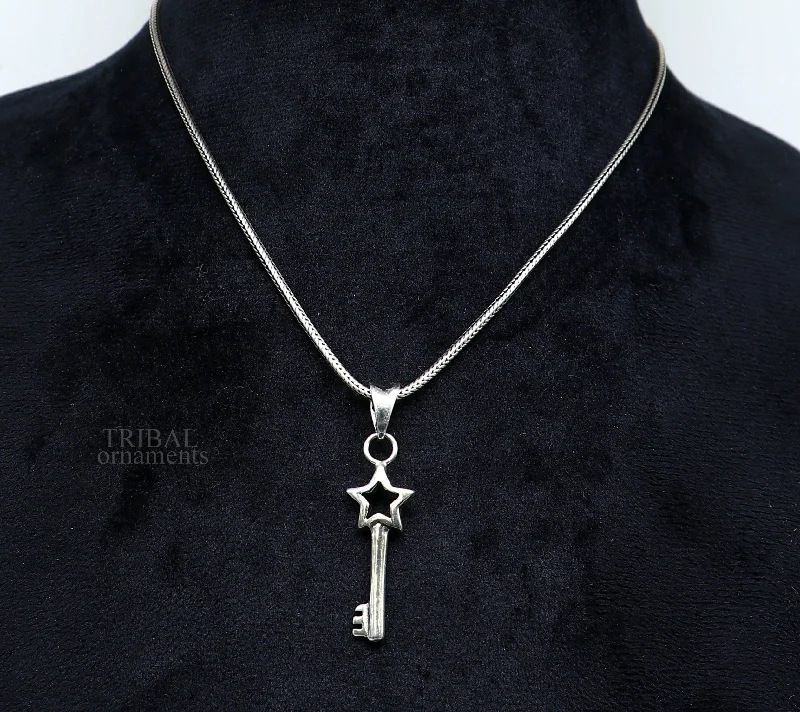 Jewelry Clearance – Final Chance To Save Big 925 sterling silver vintage style handmade key and lock pendant, amazing fancy stylish attractive pendant for boy's and girl's ssp1422 Jewelry Clearance – Final Chance To Save Big 925 sterling silver vintage style handmade key and lock pendant, amazing fancy stylish attractive pendant for boy's and girl's ssp1422